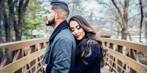 You can’t miss these best poses for your engagement photos