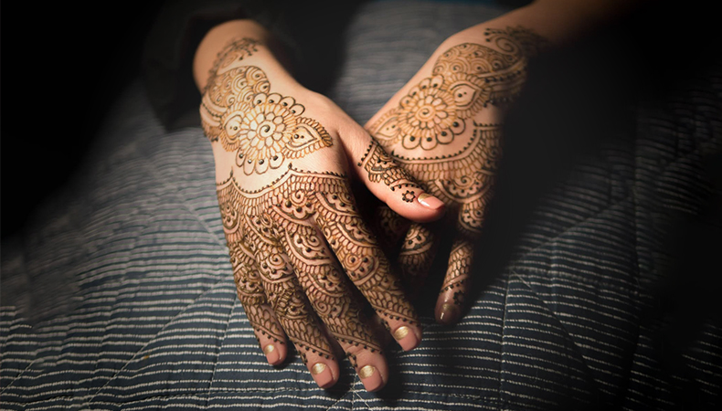 How mehndi plays an important role in an indian wedding