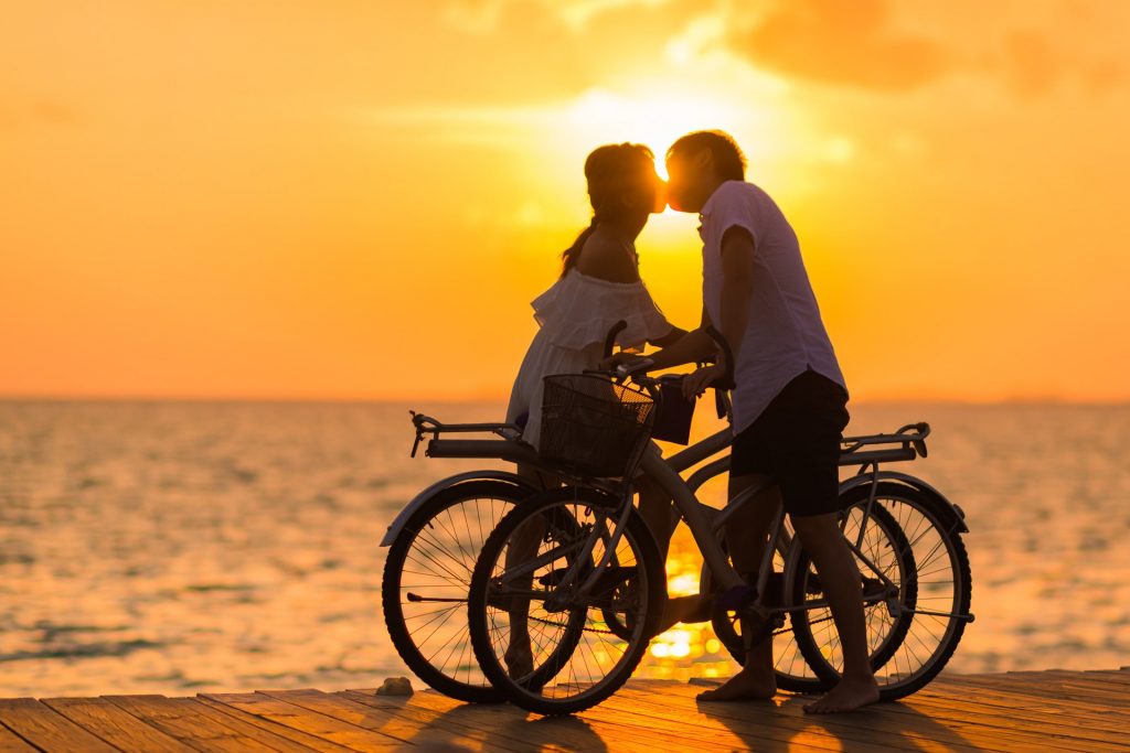 Find out why couples prefer Honeymoon sessions over Engagement sessions