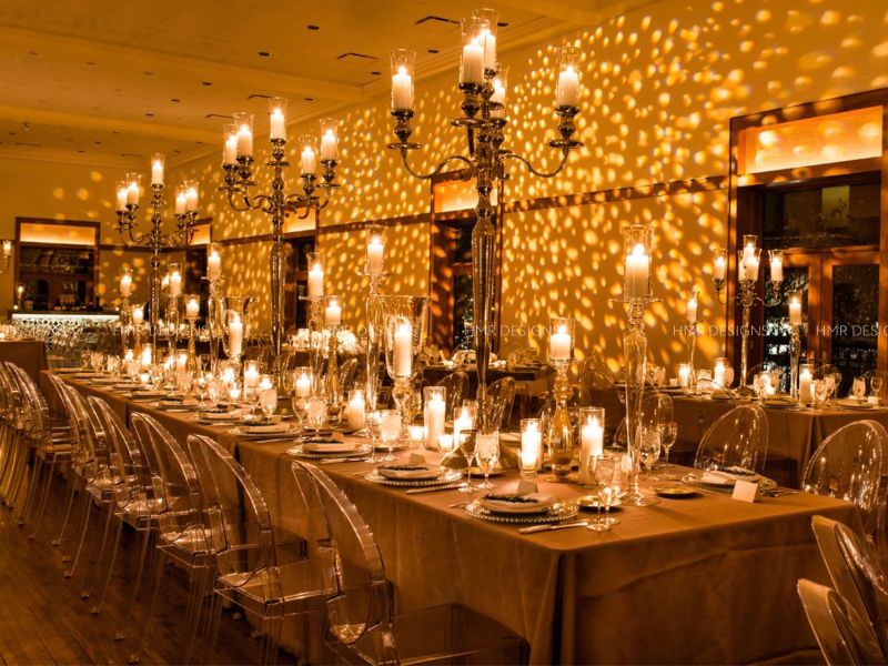 Make the venue look romantic with candles