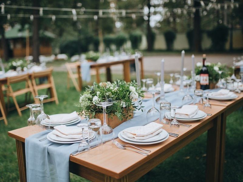 Use beautiful table runner