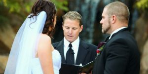 Tips for hiring a wedding officiant