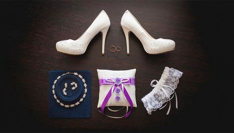 Must have wedding accessories. Highly popular ones!