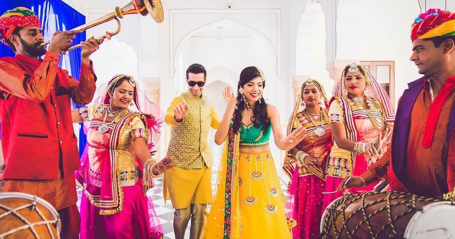 Welcome the groom with a great dhol performance