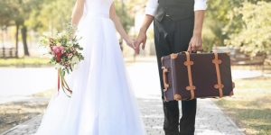 How to travel with wedding dress