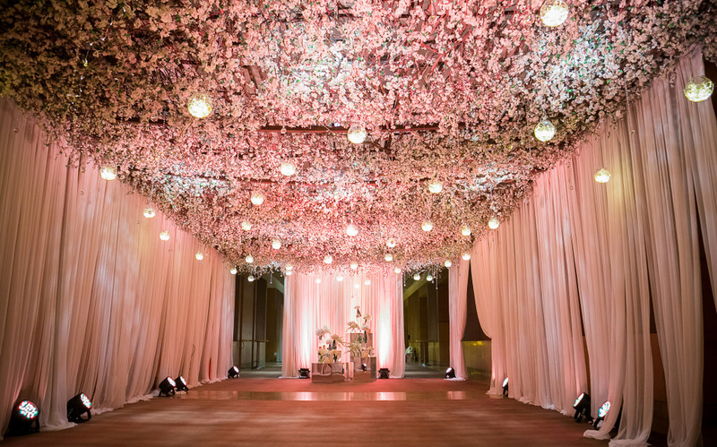 Creative wedding lighting entrance