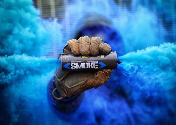 Go with vivid and vibrant color smoke grenades