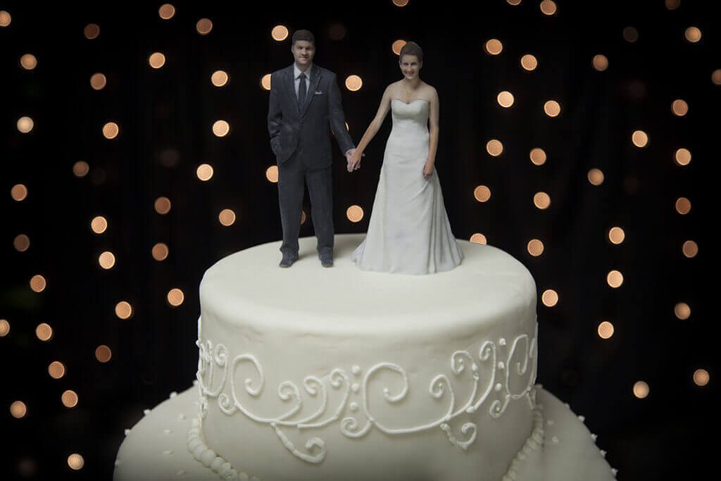 Wedding Cake Should Have Couple Figurine As Cake Toppers