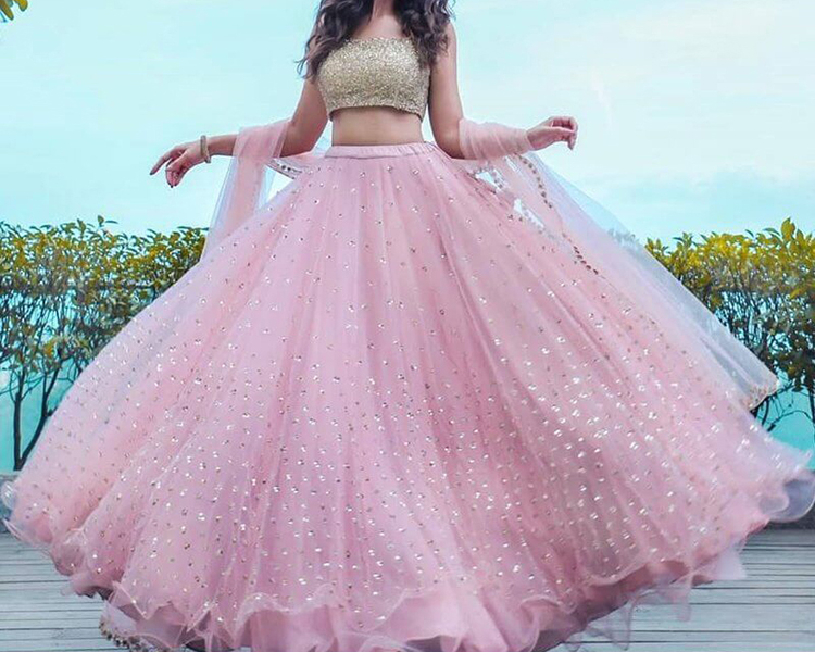 Beautiful Bridal Engagement Dresses 2023 in Pakistan - StyleGlow.com