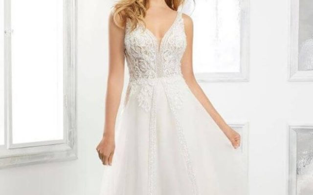 what colors should you avoid wearing to a wedding