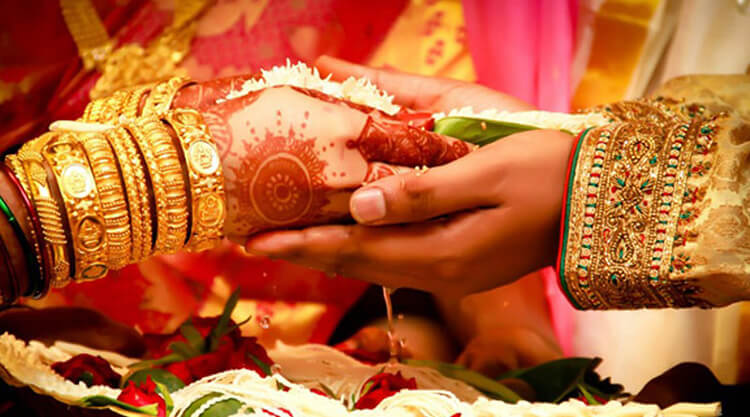 Mehndi Songs Lyrics in Urdu, Wedding Song List | Showbiz Hut