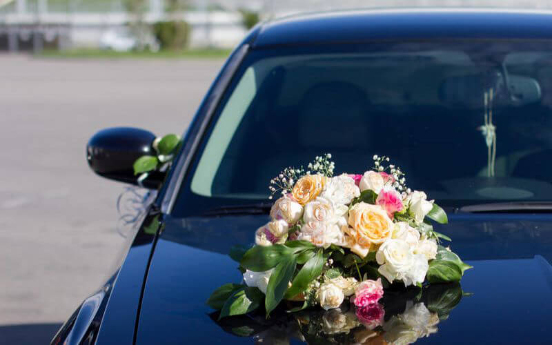 Floral Wreaths Decoration on wedding car