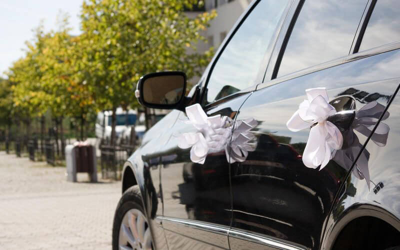 White Ribbon Decor ideas for wedding car