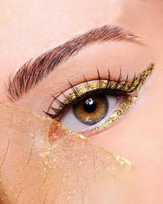 Winged Liner with Gold Glitter