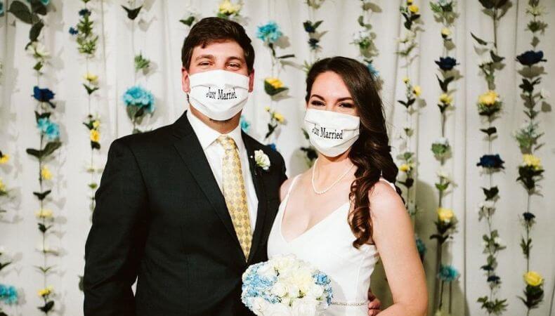 Wedding Couple Married in Pandemic