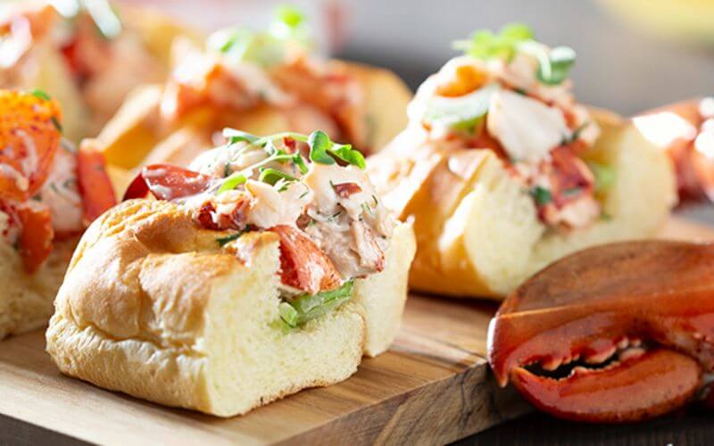 Mini Lobster Rolls - Midnight Wedding Snack Ideas