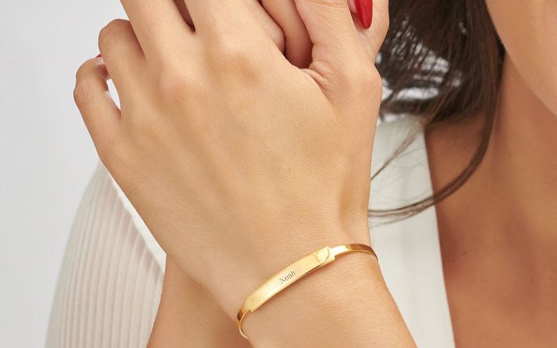 Surprise Your Bride with a Beautiful Bangle Bracelet on the Wedding day