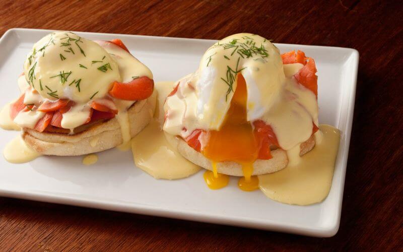 Eggs Benedict with Smoked Salmon and Dill Hollandaise