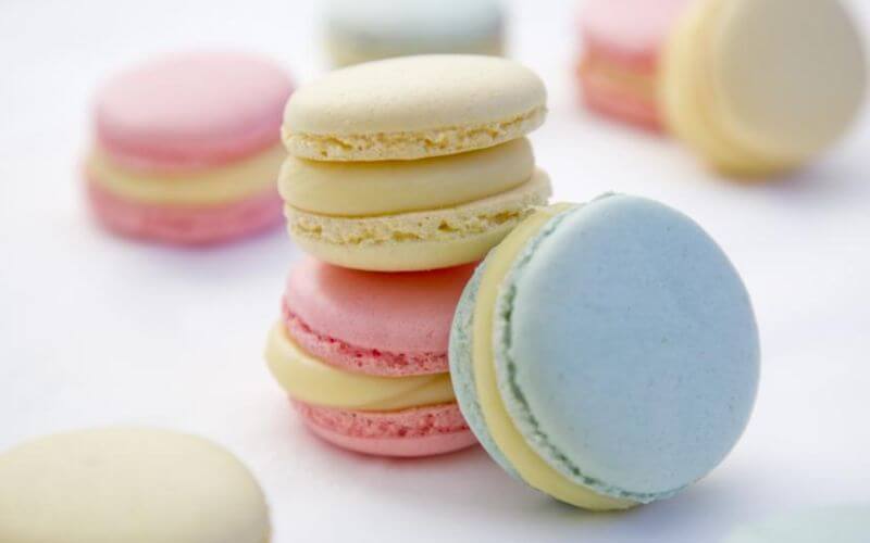 Macarons - Wedding dessert ideas