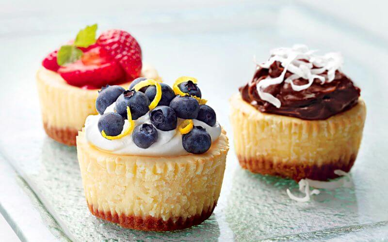 Mini Cheesecakes - Wedding dessert ideas