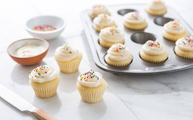 Mini Cupcakes - Wedding Reception Food Menu Ideas