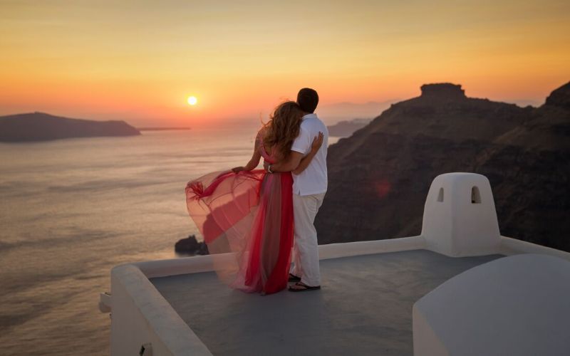 Surprise her with a Honeymoon to her Favorite Destination