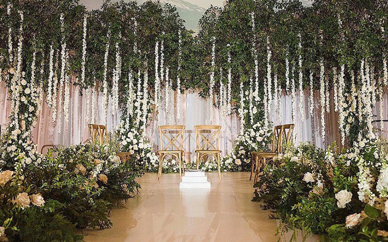 Nature-inspired wedding decor