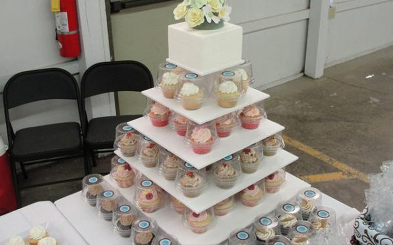 Cupcake ideas for backyard wedding