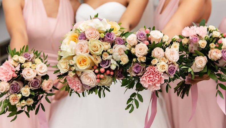 Take care of wedding day flowers