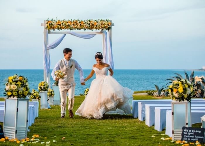 Cuba Wedding Couple Waking