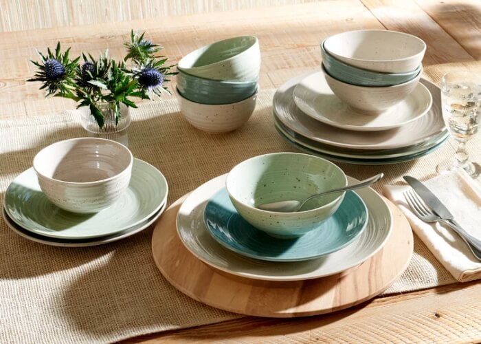 16-Piece Dinnerware Set