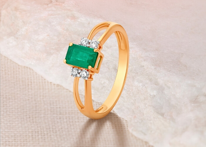 Sparkling Emeralds And Platinum Ring