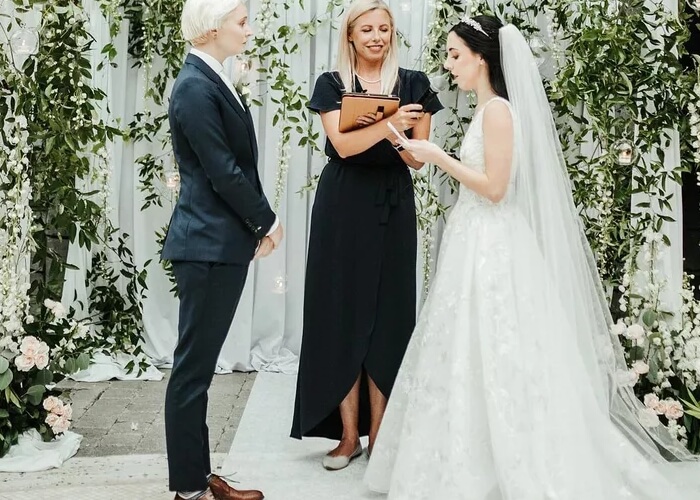 How to find a wedding officiant