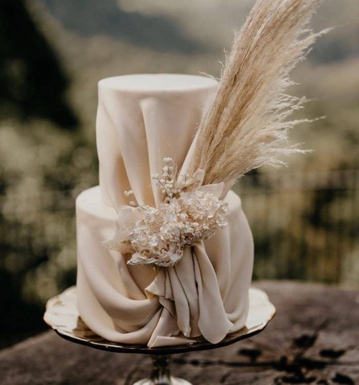 Draping into boho wedding cake