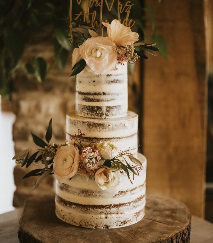 Naked cake boho wedding cake