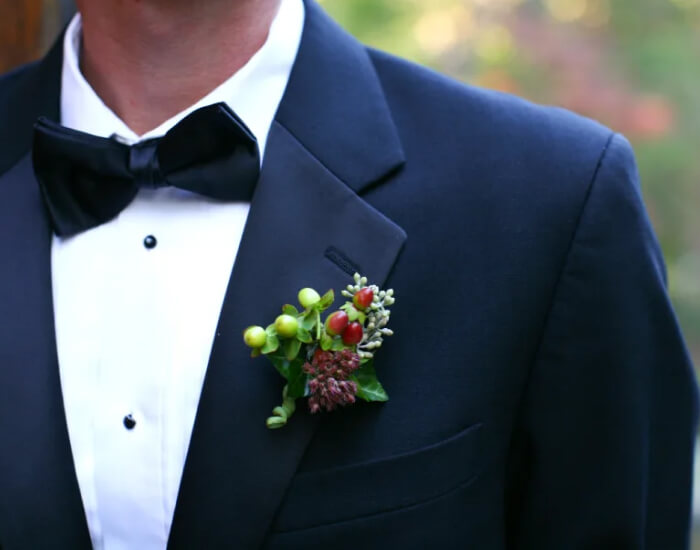 Oxypetalum and Privet Berries Boutonniere