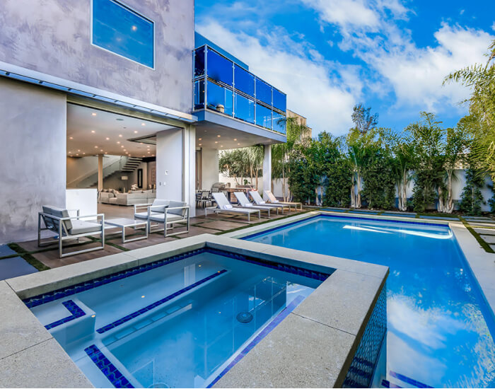 Picture-Perfect Oasis, Los Angeles
