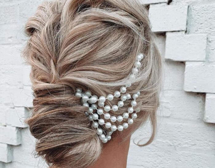 25+ Prettiest Ways To Add The Charm of Pearls To Your Bridal Hairstyle