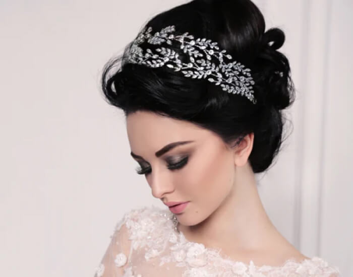 14 Tiara Ideas You Can Try At Your Mehendi And Reception! – Shopzters