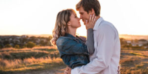 How to “hook” him on the Internet: Guide for seducing men
