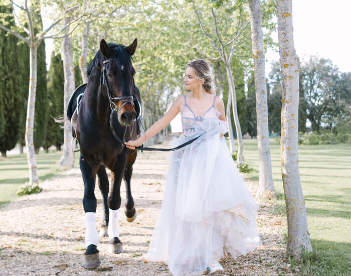 Include horse on your wedding