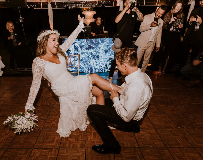 Tossing of the garter