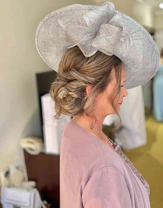 Natural Waves with Bangs and hat