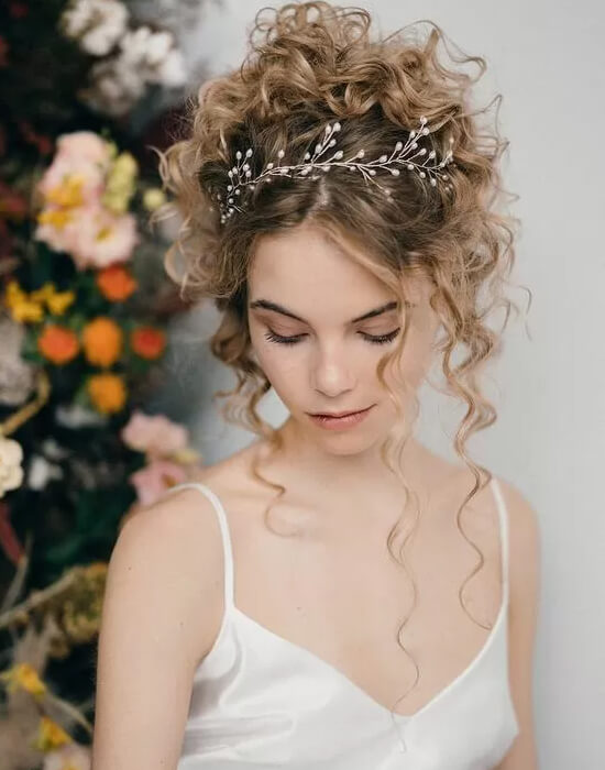 Curly hairstyles for your big day