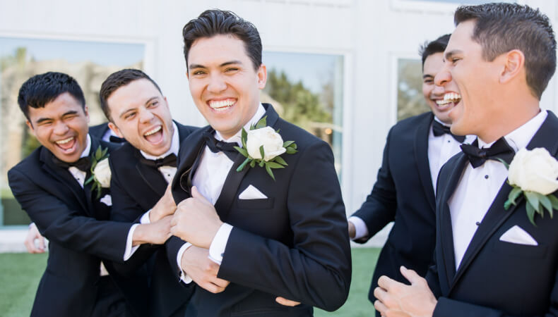 How to Ask Groomsmen to Stand with You