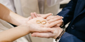 How to Keep Wedding Rings Together