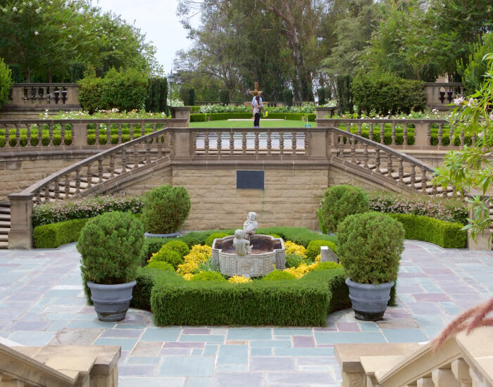  Greystone Mansion & Gardens