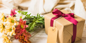 Groom Gift to Bride on Wedding Day: 4 Essential Tips