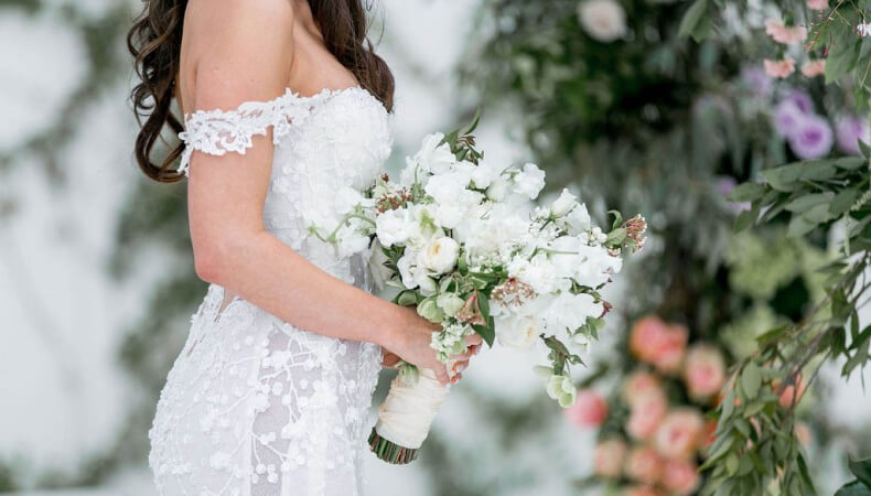 White Peonies for Wedding Bouquets- Inspiration and Ideas