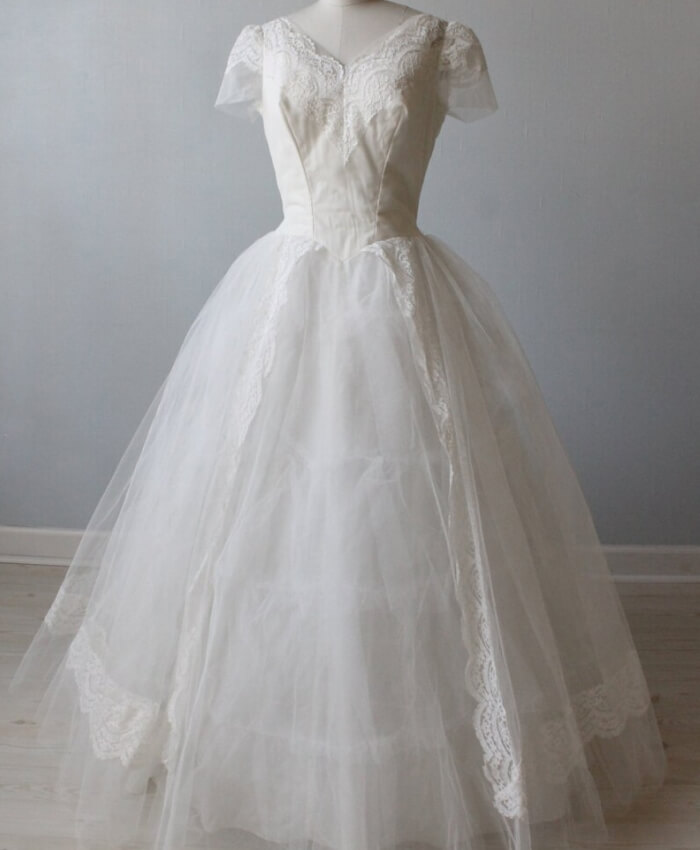 Ballgown Silhouette vintage wedding Dress